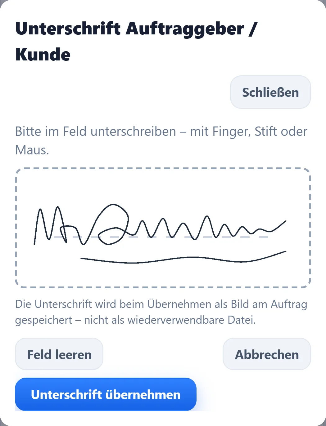 Das Unterschriftenfeld von urqivo auf dem Telefon: „Bitte im Feld unterschreiben – mit Finger, Stift oder Maus“, darunter die handschriftliche Unterschrift des Kunden und der Knopf „Unterschrift übernehmen“.