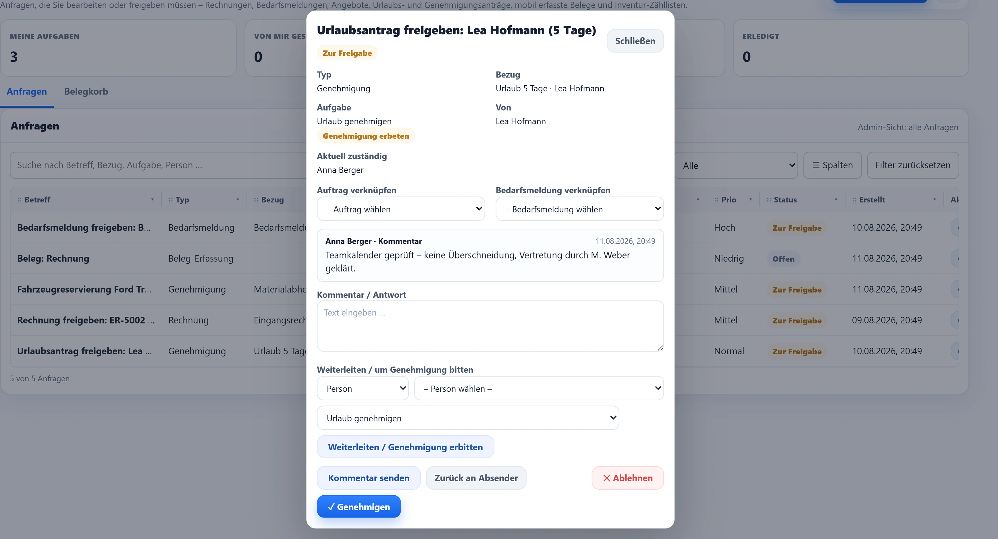Nach dem Kommentar steht der erste Verlaufseintrag da: „Anna Berger · Kommentar“ mit Datum und Uhrzeit und dem Text „Teamkalender geprüft – keine Überschneidung, Vertretung durch M. Weber geklärt.“